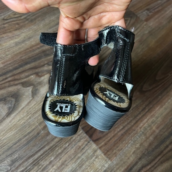 Fly London Yeay Peep Toe leather wedge - Picture 5 of 11